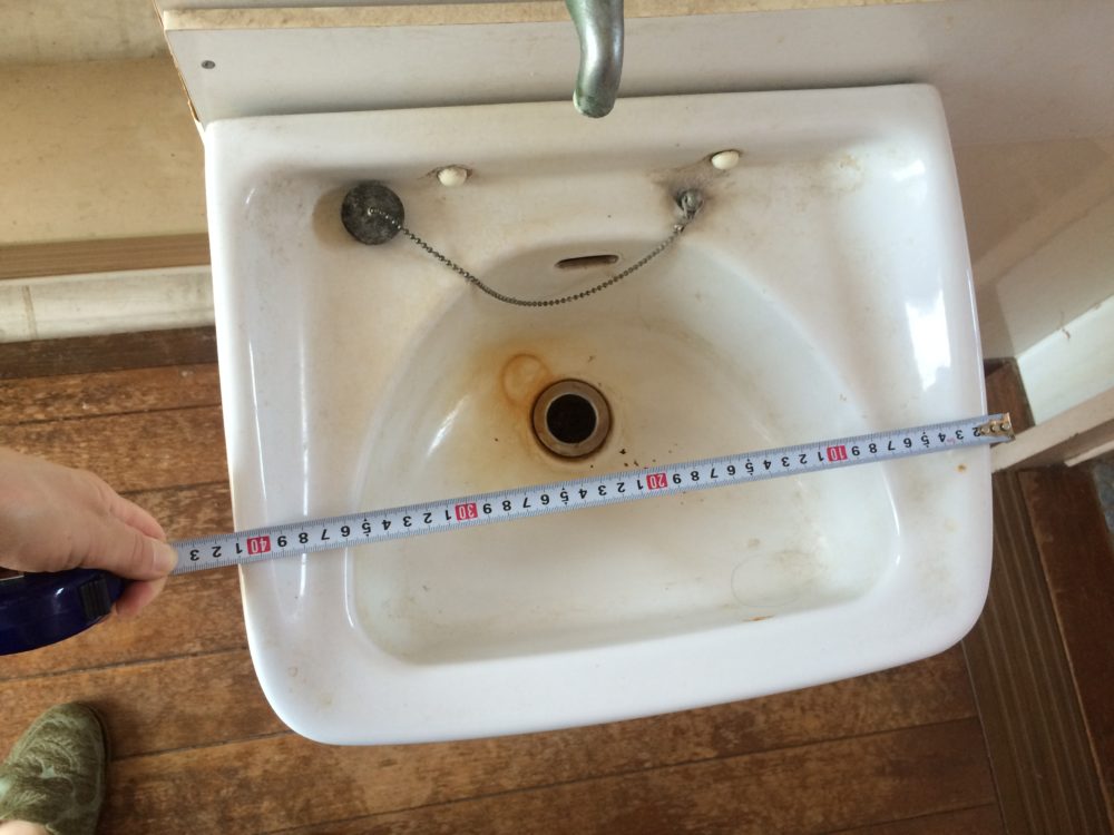 前橋市にて手洗い器交換の現場調査に行ってきました。 – ミヤケンリフォーム