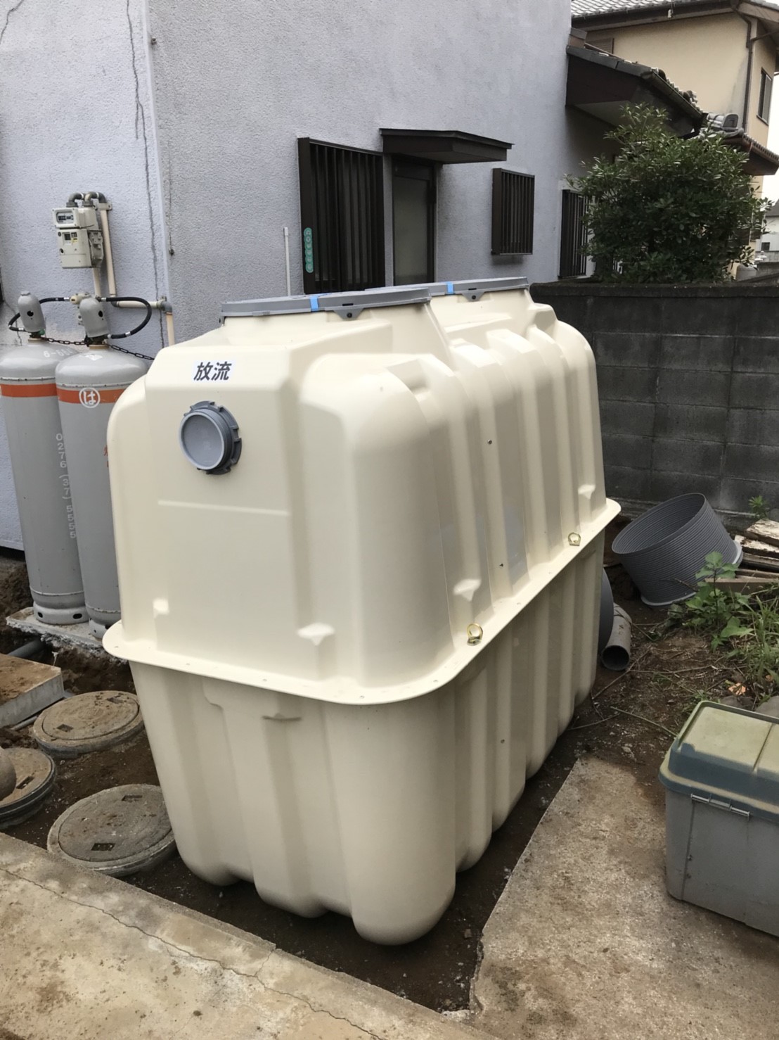 浄化槽の補助金を利用して浄化槽工事中 施工実績no 1ミヤケンリフォーム 浄化槽の補助金を利用して浄化槽工事中 施工実績no 1ミヤケンリフォーム