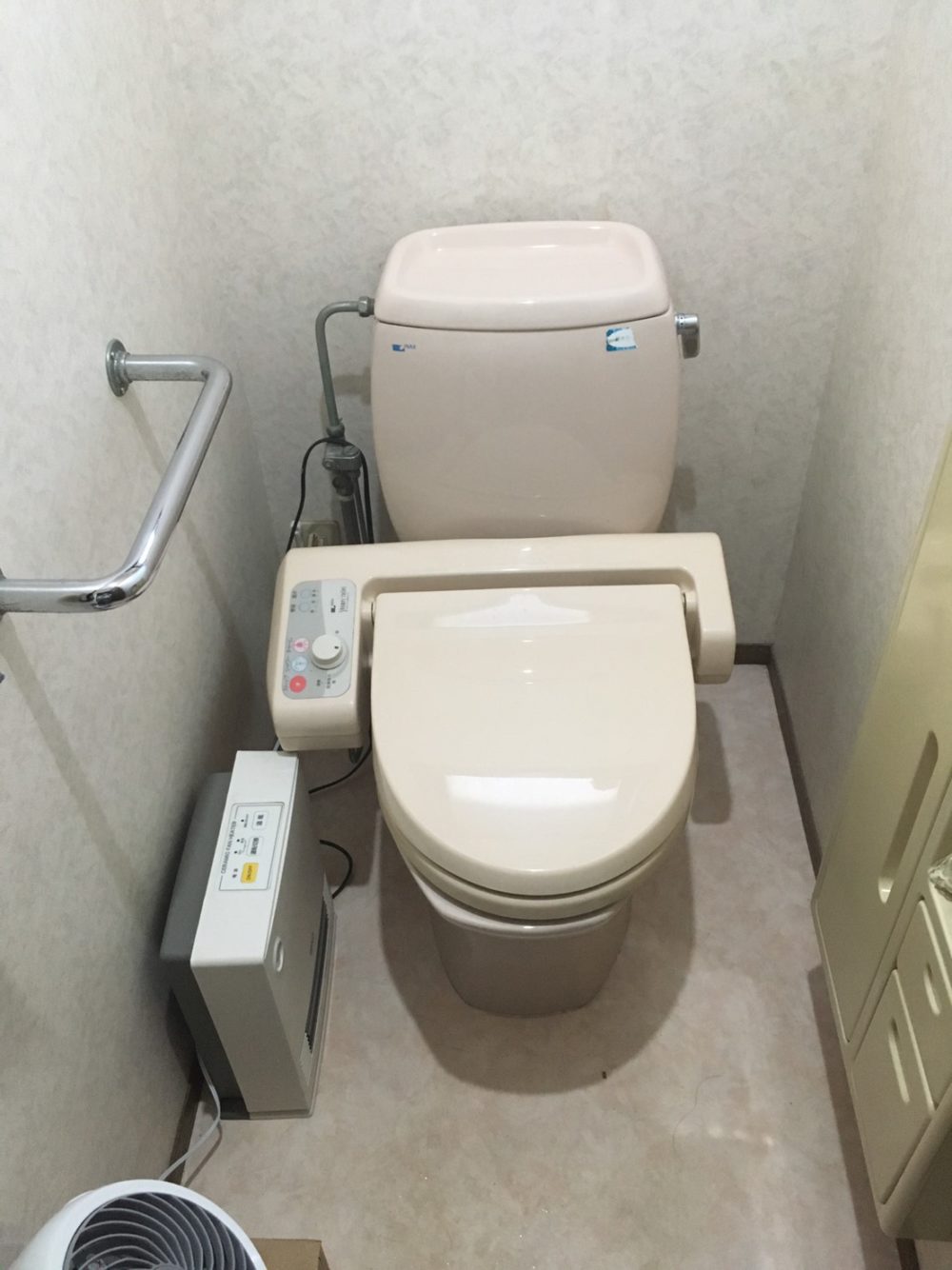 顧客様のお家にトイレのお見積りにお伺いいたしました！【アラウーノＳⅡ】 – ミヤケンリフォーム
