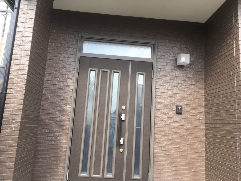 玄関扉のリフォームはやり方いろいろ 施工実績no 1ミヤケンリフォーム