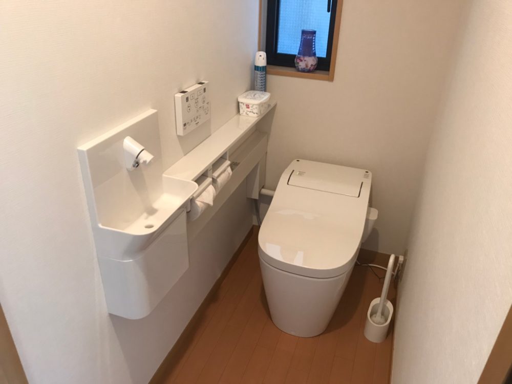 ご予算に合わせたトイレ工事ならミヤケンにお任せ！～高崎市にて手洗いカウンター付トイレ工事が完了しました。