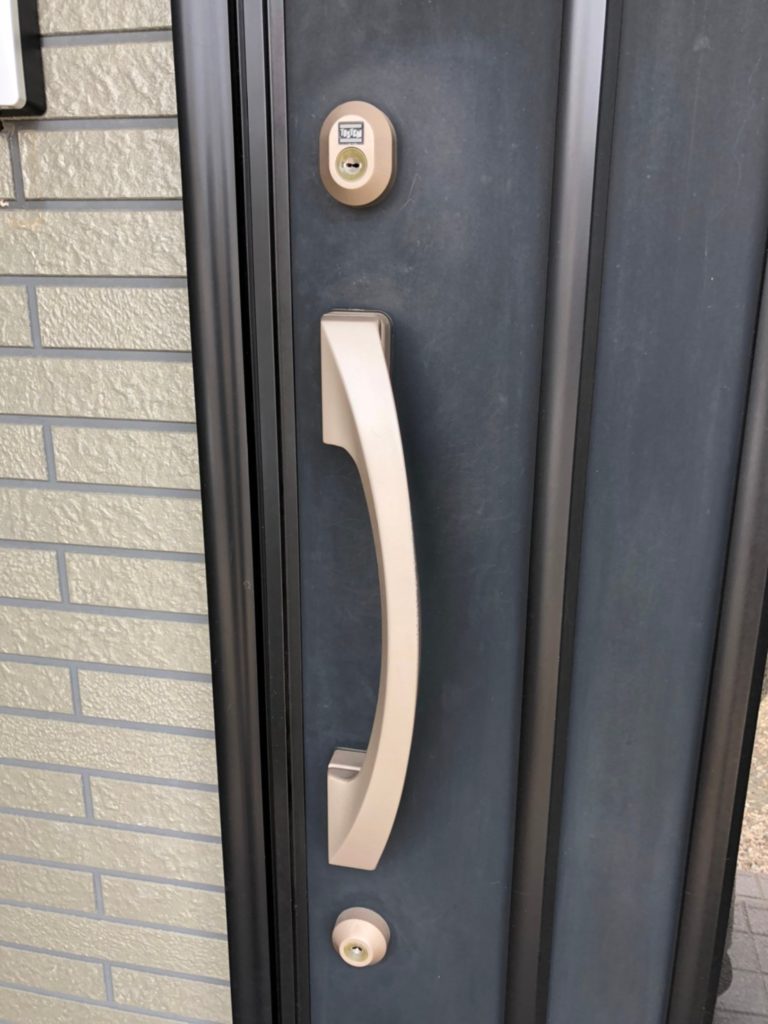 前橋市にて玄関ドアの開閉がしにくいとのことで現場調査にいってきました 施工実績no 1ミヤケンリフォーム 前橋市にて玄関ドアの開閉がしにくいとのことで現場調査にいってきました 施工実績no 1ミヤケンリフォーム