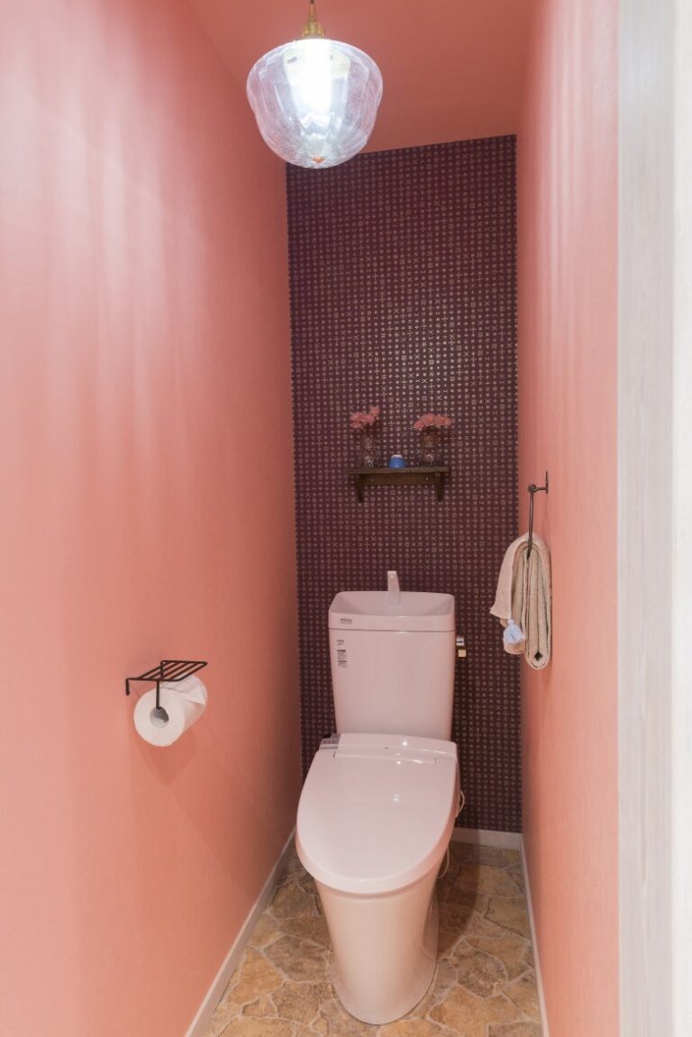 トイレの床材・壁紙材おすすめのデザインをご紹介！｜施工実績NO.1ミヤケンリフォーム