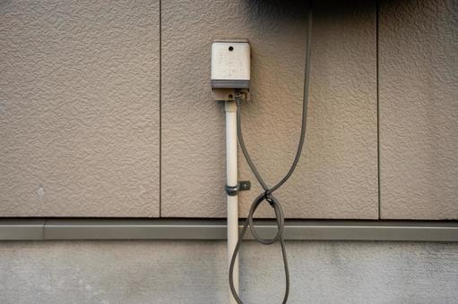 給湯器 コンセント