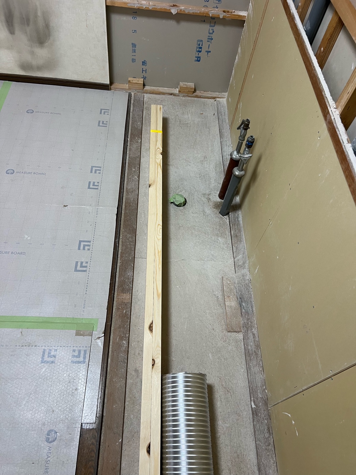 基礎工事（下地補修・補強）